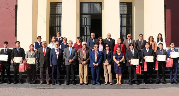 UNI y Patronato UNI reconocen a estudiantes becados del programa PBCP–ProUNI