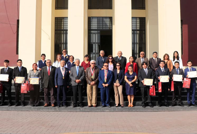 UNI y Patronato UNI reconocen a estudiantes becados del programa PBCP–ProUNI