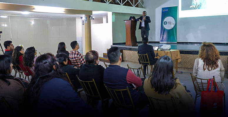 Capacitación a docentes, Teck Zafranal