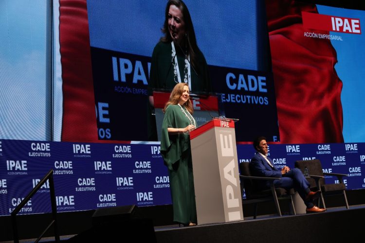 María Isabel León, presidenta de CADE Ejecutivos 2025