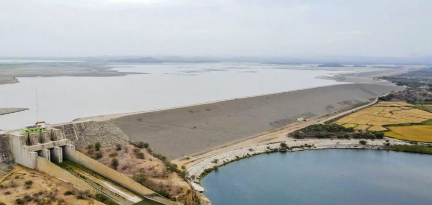 Reservorio de Poechos en el Alto Piura