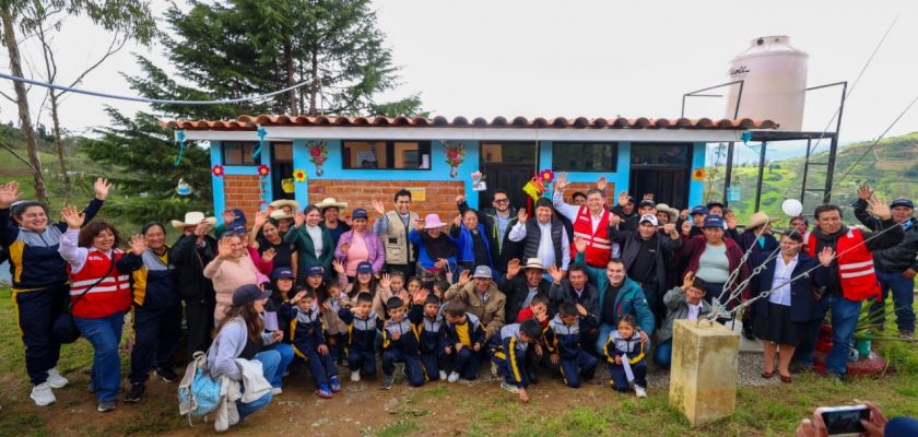 Compañía Minera Coimolache, agua y saneamiento
