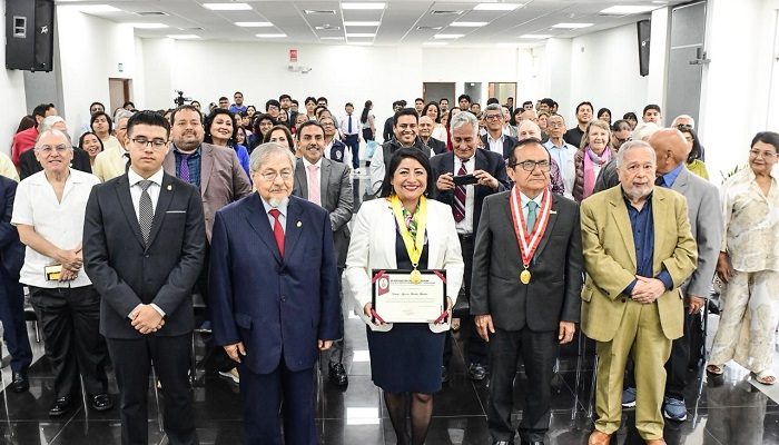 Denisse Miralles, UNI