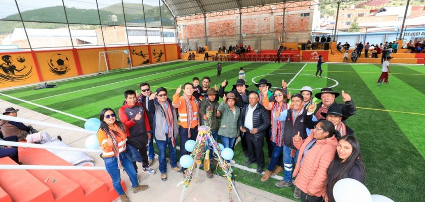 Las Bambas entrega cancha sintética