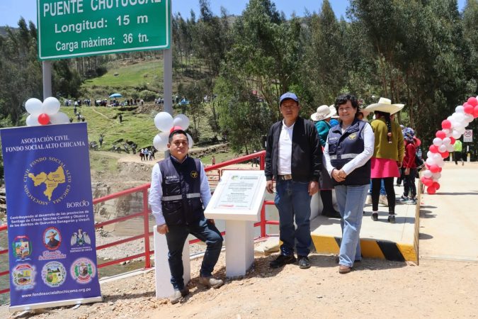 Minera Boroo puente vehicular en Chuyugual