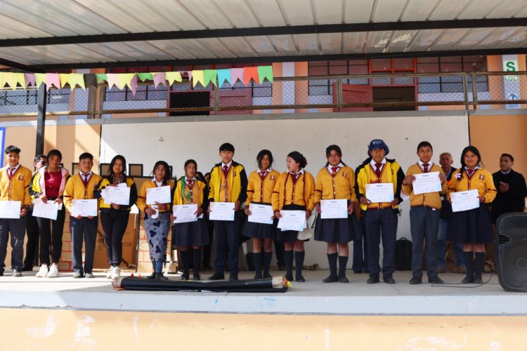 ZiJin – La Arena fortalece la educación escolar con exitoso programa de reforzamiento