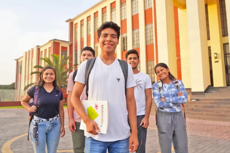 Alumnos UNI