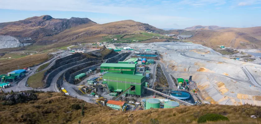 Cerro Corona, Gold Fields