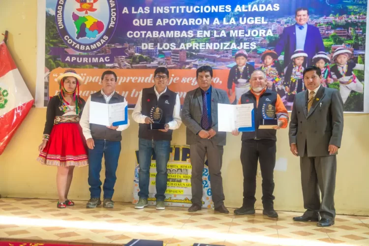 Las Bambas recibe reconocimiento de la UGEL Cotabambas por su valioso aporte en construir futuro a través de la educación