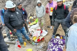 Nasca: rescatan con vida a minero atrapado 45 horas en socavón