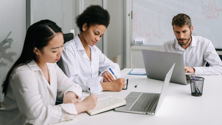 Convocan a jóvenes investigadores a participar en el Premio UNESCO/Juan Bosch 2026