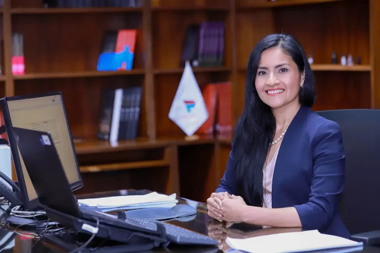 Rita Lorena López Saavedra en Petroperú