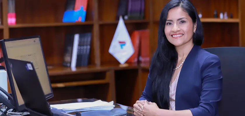 Rita Lorena López Saavedra en Petroperú