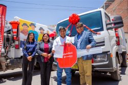 Southern Perú fortalece gestión de residuos en Sánchez Cerro con entrega de camiones compactadores