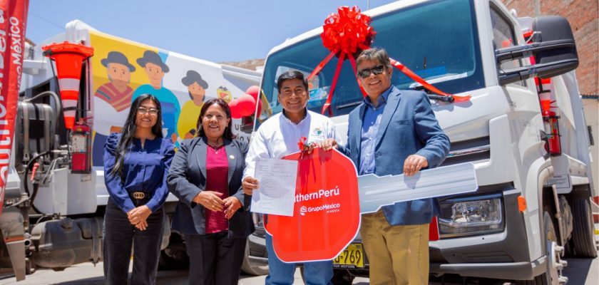 Southern Perú fortalece gestión de residuos en Sánchez Cerro con entrega de camiones compactadores
