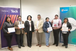 Docentes de Lluta culminan curso de inteligencia artificial gracias a Teck Zafranal