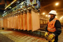 Los precios del cobre y el aluminio caen al agotarse las ganancias antes de las vacaciones en China