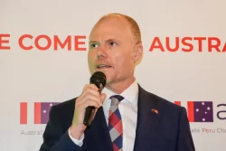 Embajador de Australia en Perú, James Yeomans