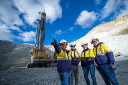 Gold Fields obtiene tres estrellas del MINAM por gestión climática en Cerro Corona