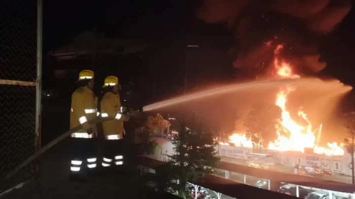 Petroperú apoyó en el control del incendio en Iquitos