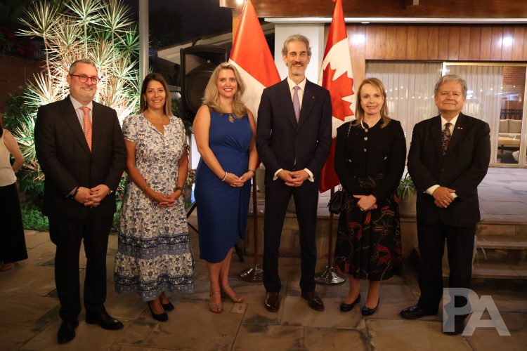 Perú y Canadá sellan alianza histórica