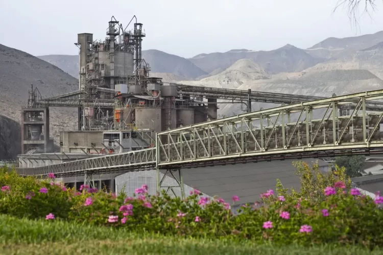 Ingresos consolidados de Grupo UNACEM suman S/ 1,824 millones en el cuarto trimestre de 2025