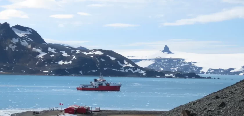 Ingemmet, investigación en la Antártida