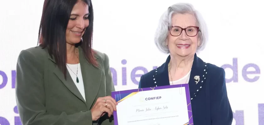 María Julia Aybar es reconocida por la CONFIEP