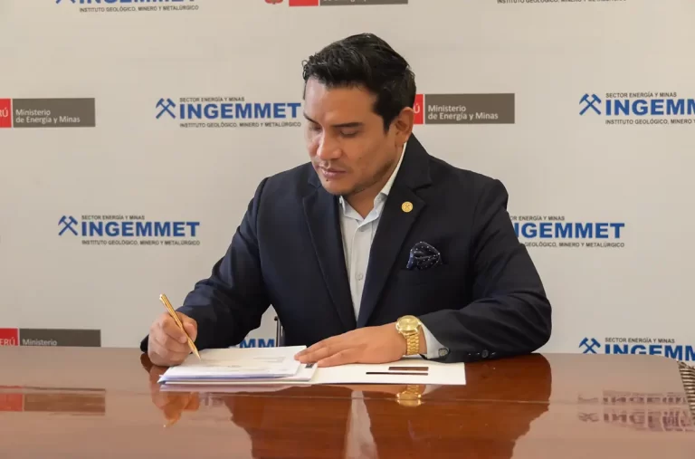 Paolo Andrés Alzamora, Ingemmet