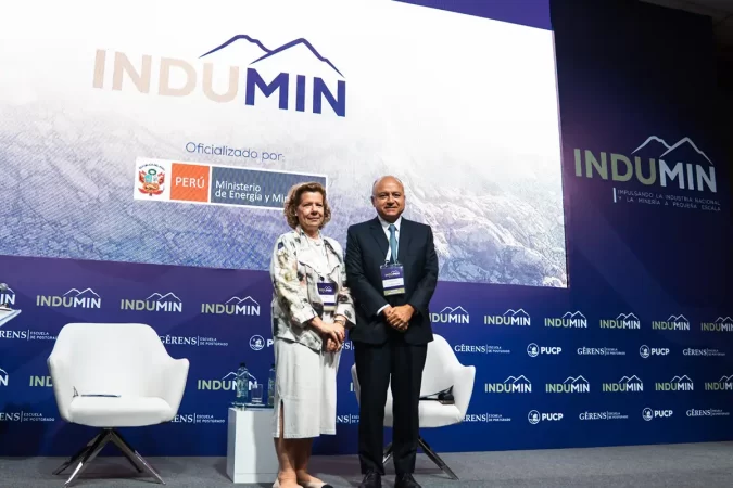 Siri Camille Genik y Víctor Gobitz (INDUMIN)