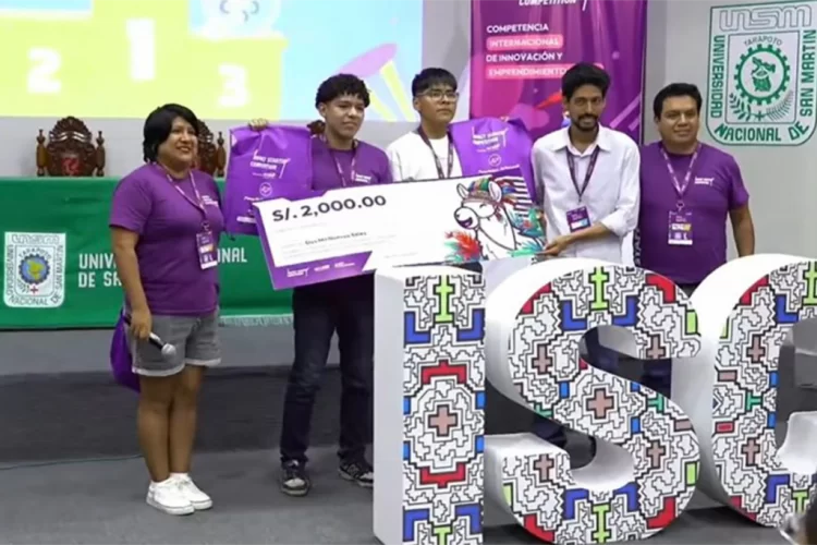 Startup Ñawiscope de la UCSM revoluciona diagnósticos médicos en zonas rurales