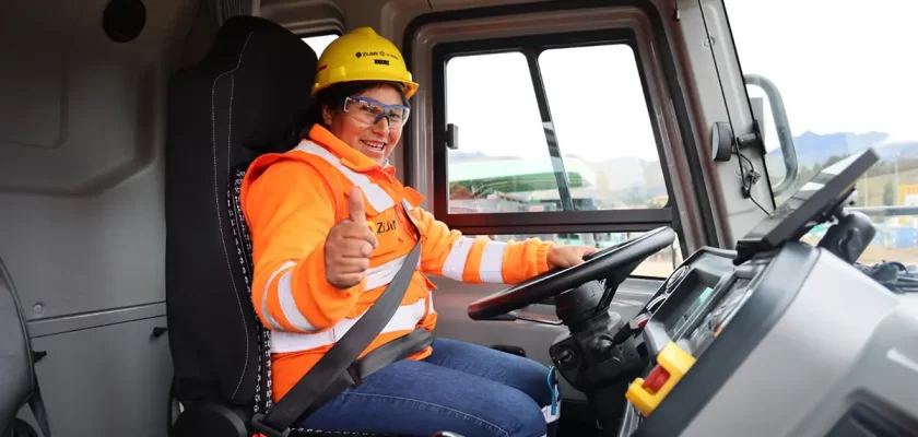 Zijin La Arena, operadoras de camiones eléctricos