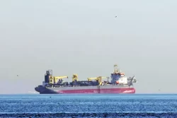 Petróleo y gas se disparan y bolsas globales caen tras ofensiva en Irán
