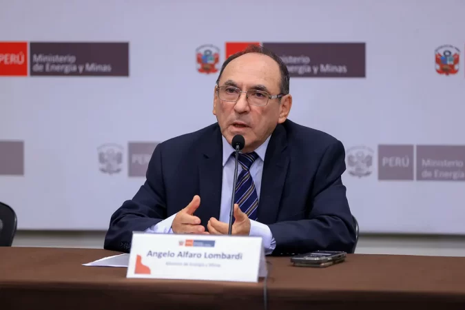 ministro de Energía y Minas, Angelo Alfaro