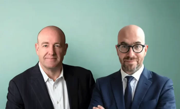 Paul D. Mitchell y Thibaut Larrat