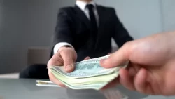 En 2026, un CEO corporativo puede llegar a ganar hasta S/ 150,000 mensuales en Perú