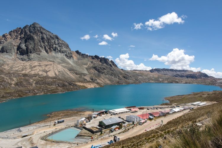 Volcan Compañía Minera