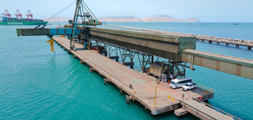 muelle de minerales del Callao