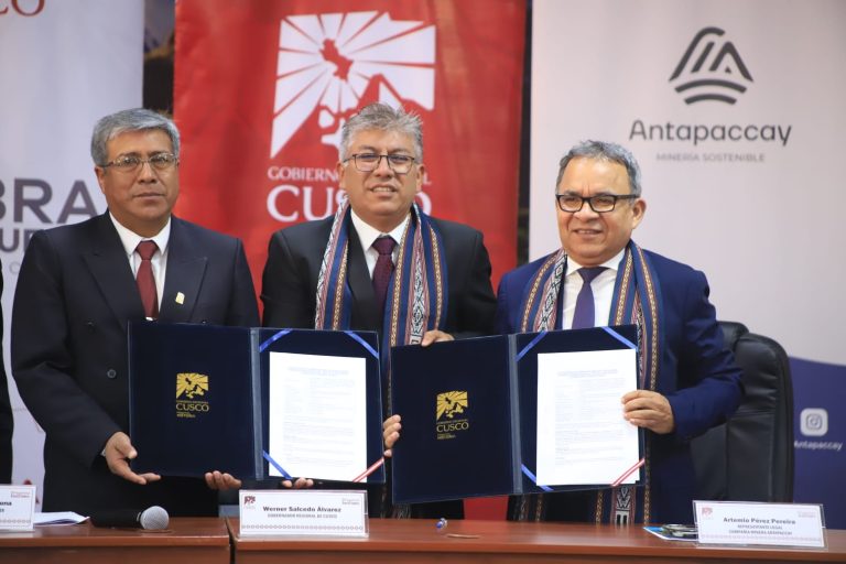 Antapaccay invierte en agua potable y educación para Espinar