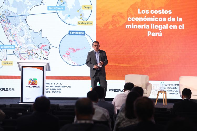 IPE: minería ilegal resta hasta 12% de crecimiento potencial al Perú