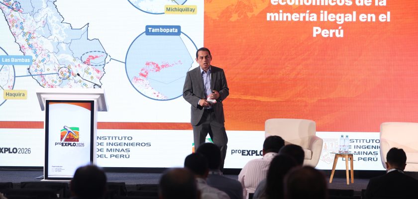 Carlos Gallardo, gerente general del IPE
