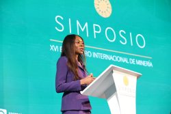 XVI SIMPOSIO: Dambisa Moyo afirma que el Perú debe prepararse para cambiar su historia y convertir sus recursos en progreso