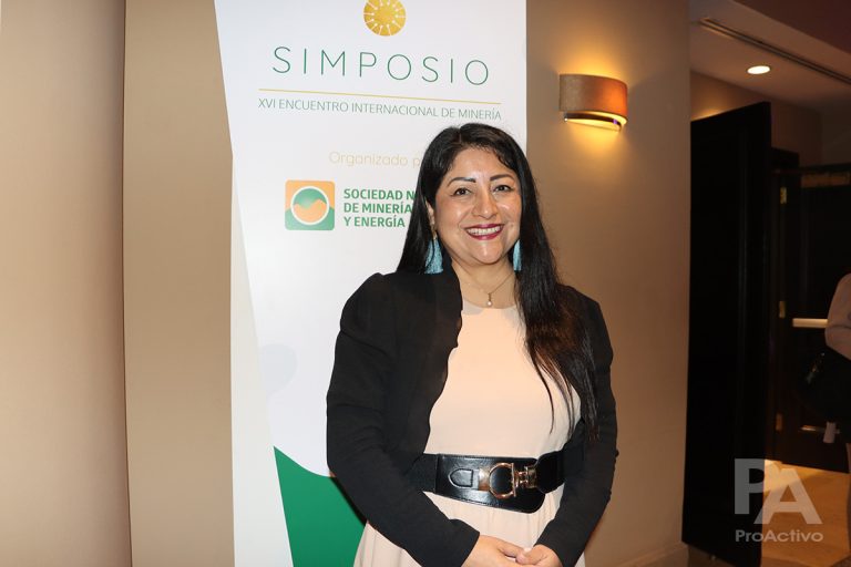 Denisse Miralles,SIMPOSIO