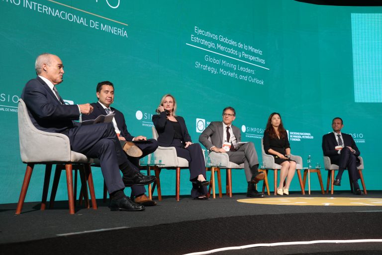 Ejecutivos Globales de la Minería, SIMPOSIO