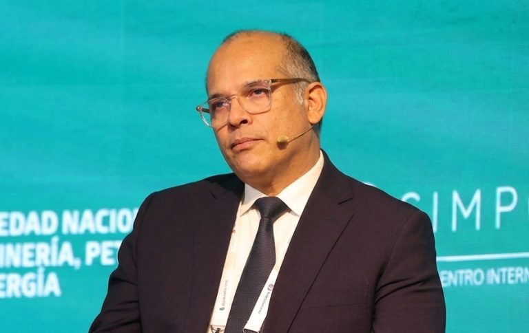 Luis Miguel Castilla, SIMPOSIO