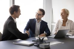 Solo 3 de cada 10 empresas cuentan con una línea de sucesión estructurada para su próximo CEO