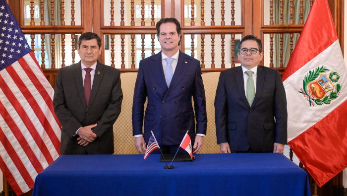 PROINVERSIÓN y Embajada de EE. UU. suscriben acuerdo para impulsar inversiones estratégicas en Perú