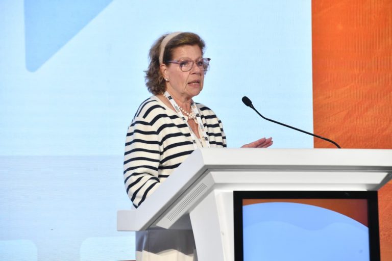 Siri Genik, CEO y fundadora de BRIDGE Canadá