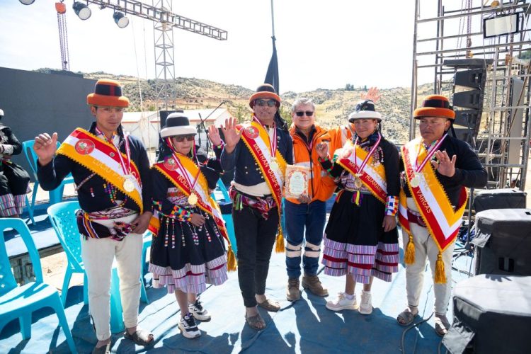 Las Bambas infraestructura educativa en Pumamarca