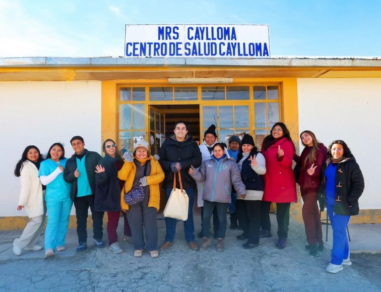 Minera Bateas campaña de salud Caylloma